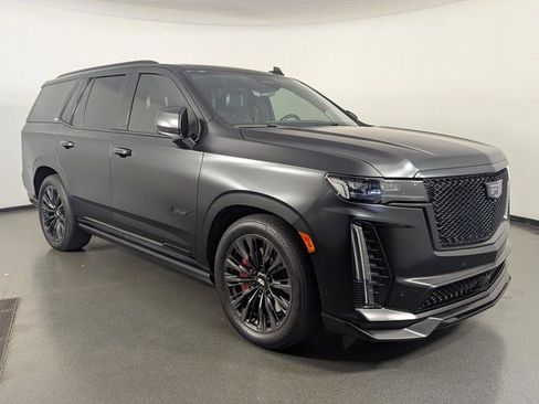 Used 2023 Cadillac Escalade V image 2