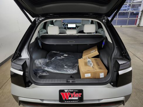 New 2026 Hyundai Ioniq 5 Limited image 16