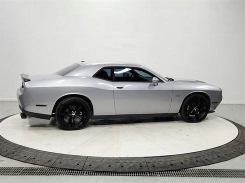 Used 2017 Dodge Challenger R/T image 8