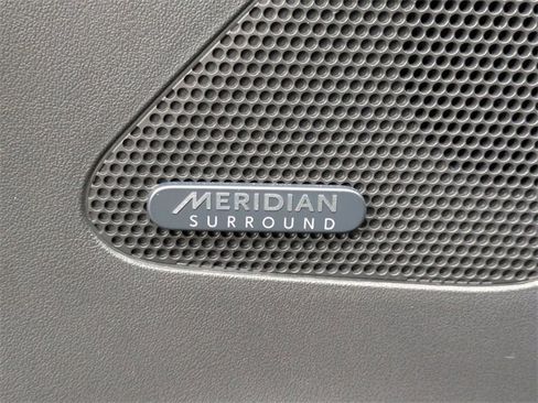 Used 2017 Jaguar F-PACE Prestige image 11