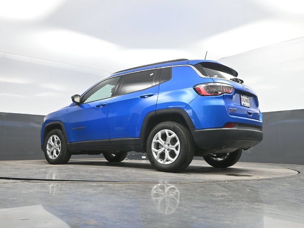 Used 2024 Jeep Compass Latitude AWD/4WD image 36