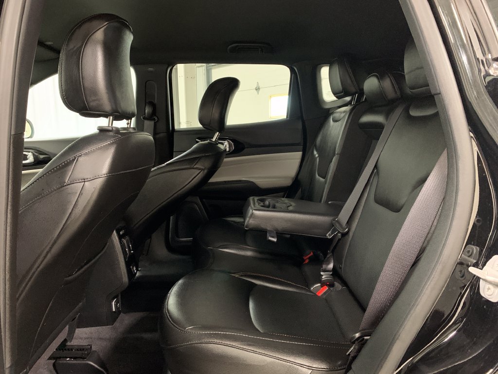 Used 2023 Jeep Compass Limited AWD/4WD image 19