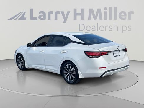 Used 2021 Nissan Sentra SV w/ SV Premium Package FWD image 3