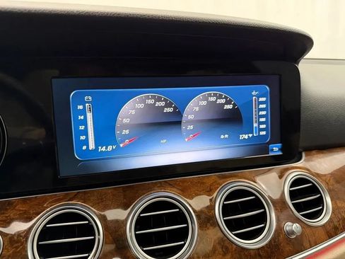 Used 2017 Mercedes-Benz E 300 4MATIC image 29
