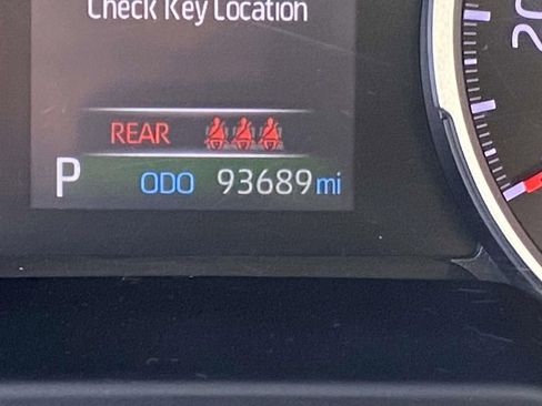 Used 2021 Toyota RAV4 XLE image 24