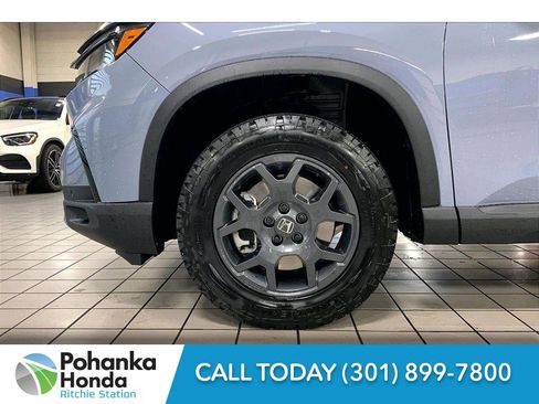 New 2025 Honda Pilot TrailSport image 15