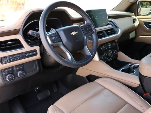 Used 2023 Chevrolet Tahoe Premier AWD/4WD image 3
