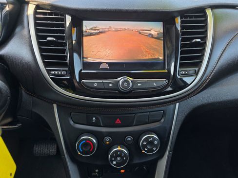 Used 2020 Chevrolet Trax LT image 4