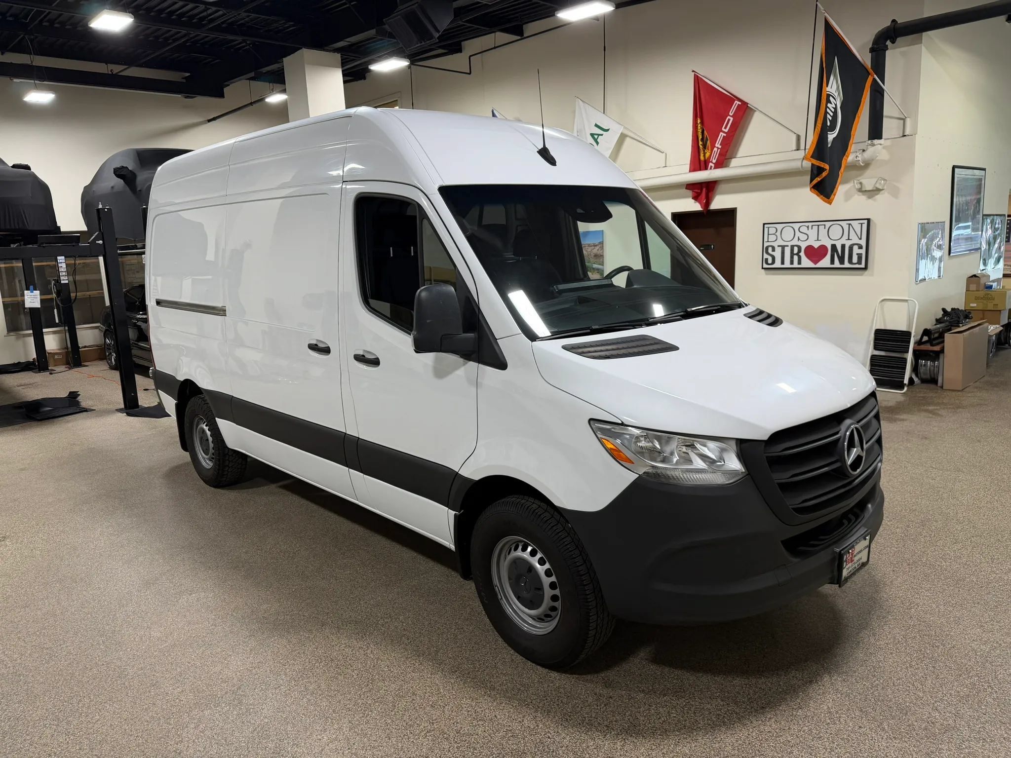 Used 2020 Mercedes-Benz Sprinter 2500 image 13