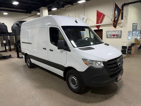 Used 2020 Mercedes-Benz Sprinter 2500 image 13