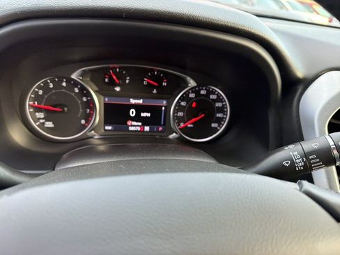 Used 2023 GMC Acadia SLT AWD/4WD image 18