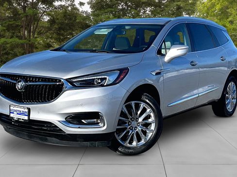 Used 2020 Buick Enclave Premium w/ Sun and Sites Package image 3