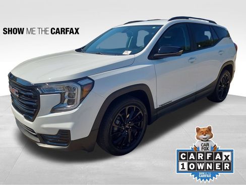 Used 2024 GMC Terrain SLE w/ Driver Convenience Package FWD image 3