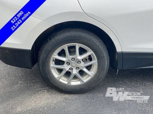 Used 2024 Chevrolet Equinox LT w/ LPO, Floor Liner Package FWD image 14
