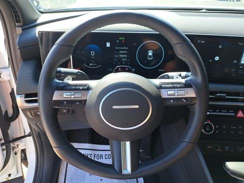 Certified 2025 Hyundai Santa Cruz Limited image 17