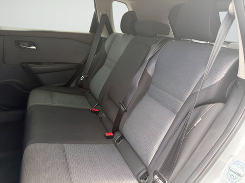 Used 2023 Nissan Rogue SV FWD image 24