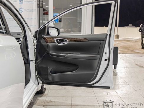 Used 2015 Nissan Sentra SL image 39