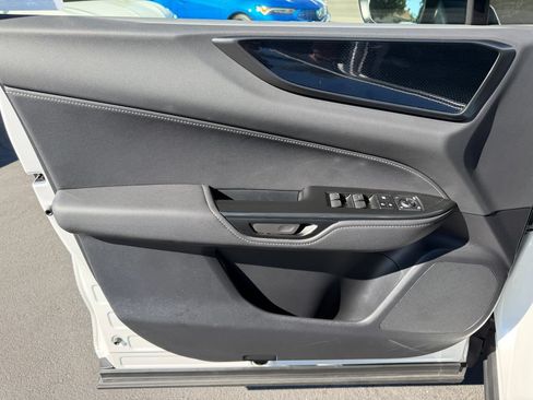 Used 2025 Lexus NX 250 FWD image 12