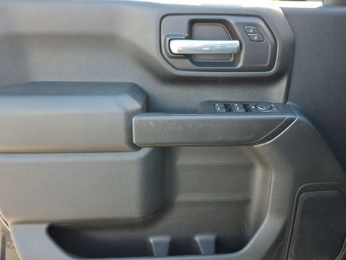 Used 2021 Chevrolet Silverado 2500 Custom w/ Custom Convenience Package image 12