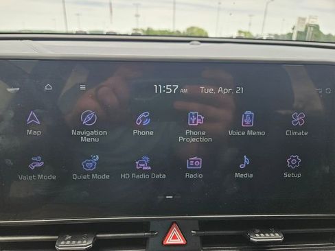 Used 2025 Kia Sportage EX w/ Premium Package FWD image 19