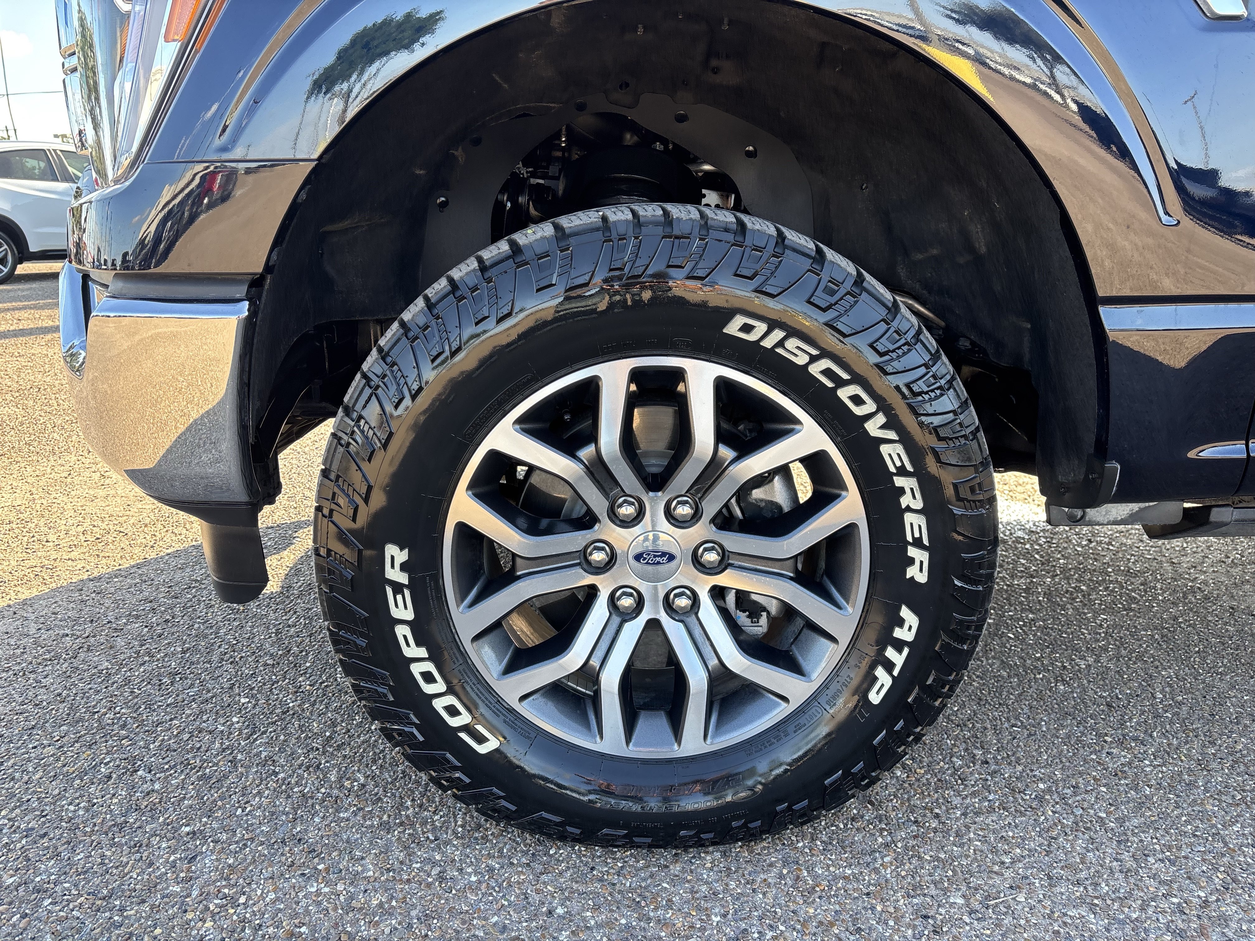 Used 2021 Ford F150 Lariat w/ Equipment Group 501A Mid AWD/4WD image 9