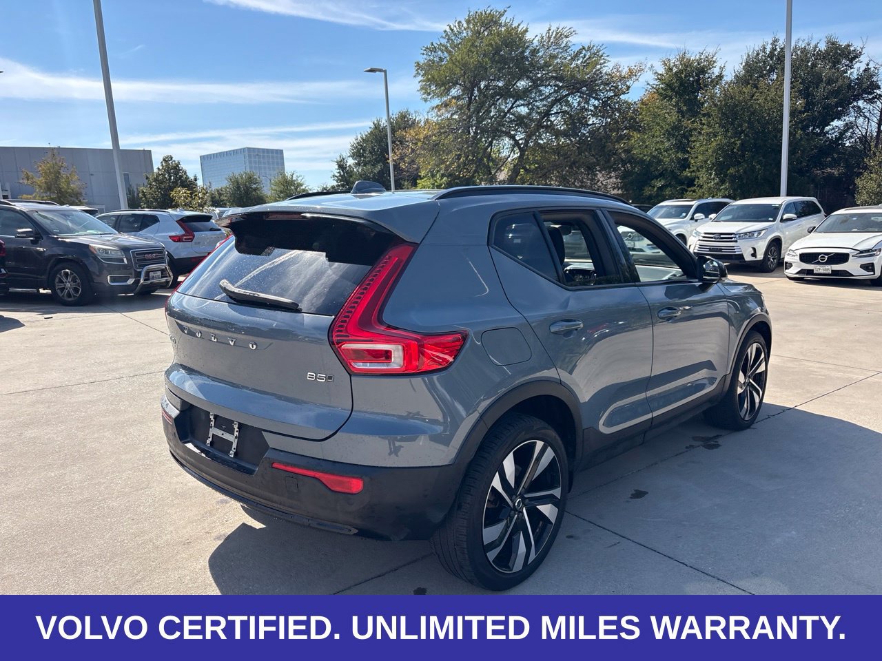 Certified 2023 Volvo XC40 B5 Plus w/ Protection Package Premier AWD/4WD image 8