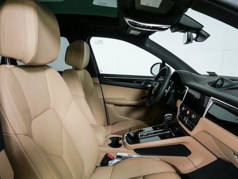 Certified 2026 Porsche Macan Turbo AWD/4WD image 24