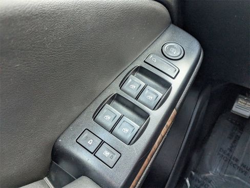 Used 2020 Chevrolet Tahoe LS image 18