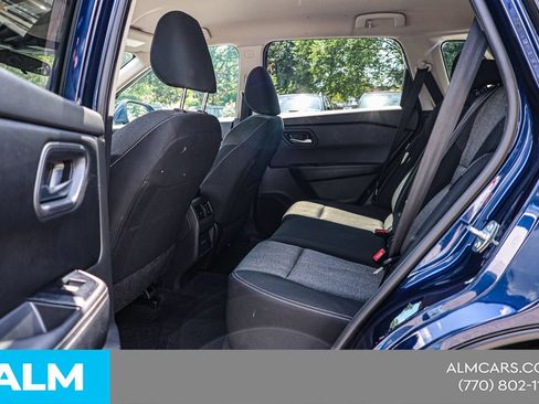 Used 2024 Nissan Rogue SV AWD/4WD image 18