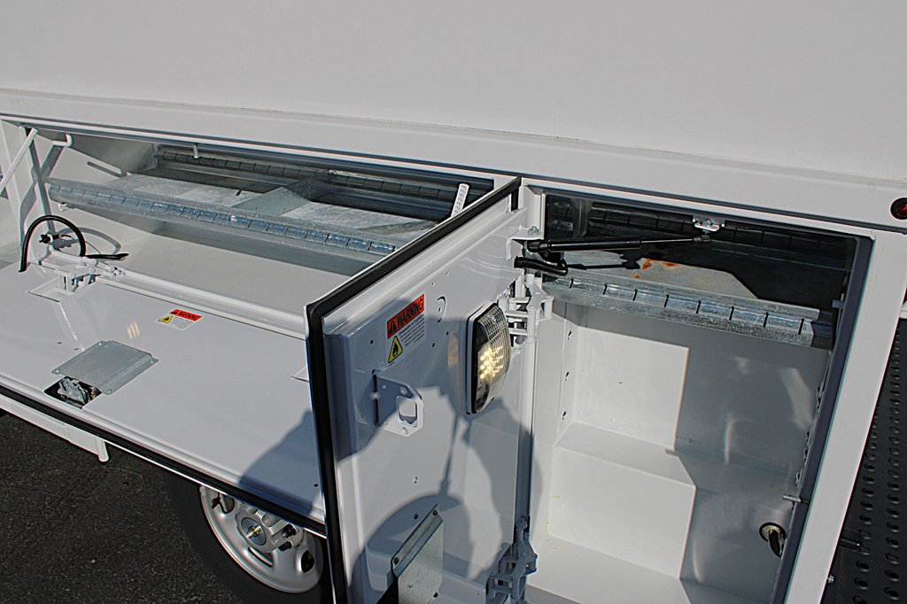 Used 2023 Chevrolet Express 3500 w/ Power Convenience Package RWD image 8