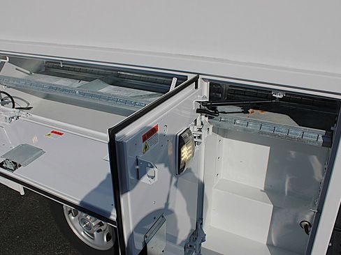 Used 2023 Chevrolet Express 3500 139WB ENCLOSED SERVICE VAN w/ Power Convenience Package image 8