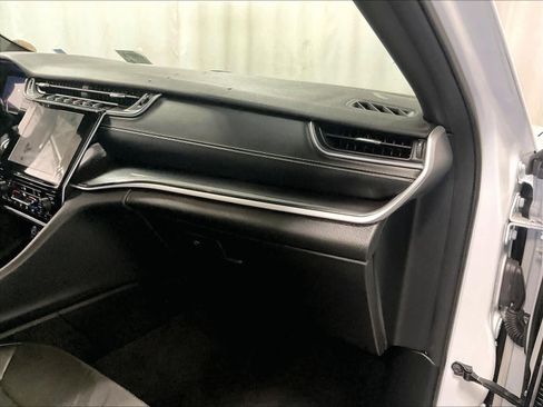 Used 2021 Jeep Grand Cherokee L Laredo image 13