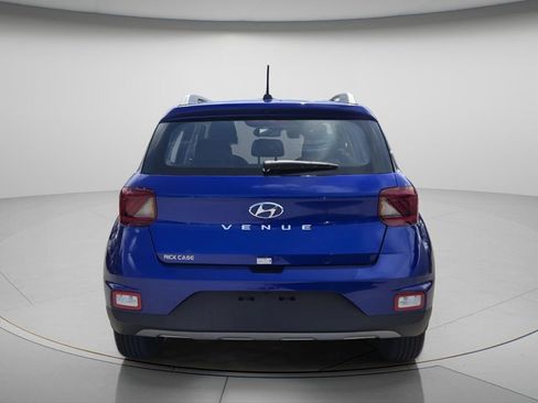 Certified 2025 Hyundai Venue Limited FWD image 5
