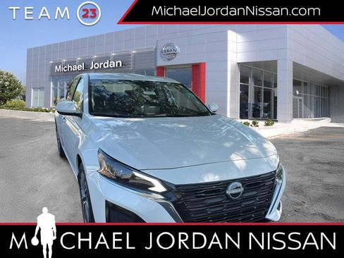 New 2025 Nissan Altima 2.5 SV image 1