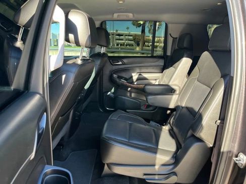Used 2018 Chevrolet Suburban Premier image 14