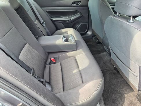 Used 2025 Nissan Altima 2.5 SV FWD image 22