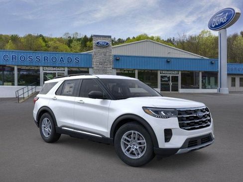 New 2025 Ford Explorer Active image 7
