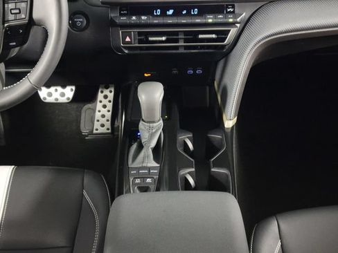 Used 2025 Toyota Camry SE FWD image 20