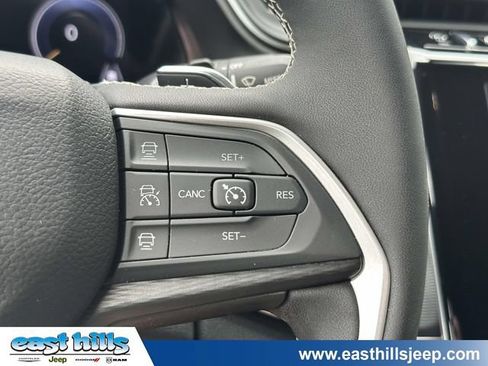 Used 2023 Jeep Grand Cherokee Altitude AWD/4WD image 32