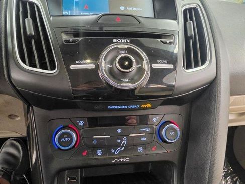 Used 2016 Ford Focus Electric Hatchback FWD image 21