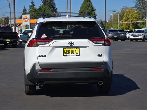 New 2025 Toyota RAV4 XLE image 8