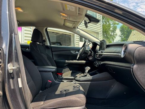 Used 2019 Kia Forte LXS FWD image 10