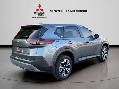 Used 2022 Nissan Rogue SV FWD image 5