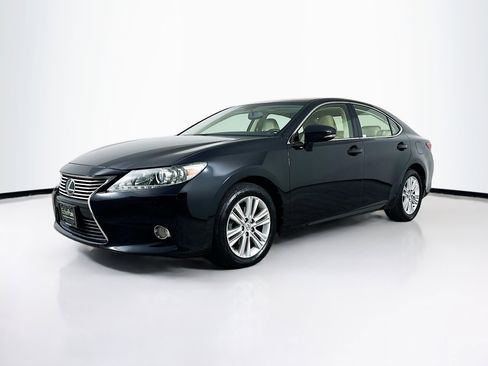 Used 2013 Lexus ES 350 w/ Luxury Pkg FWD image 3