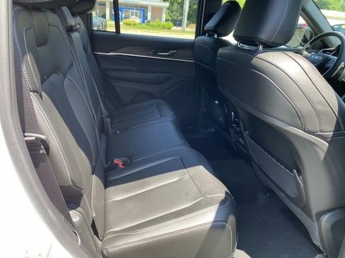 Certified 2025 Jeep Grand Cherokee Limited w/ Black Appearance Package AWD/4WD image 28