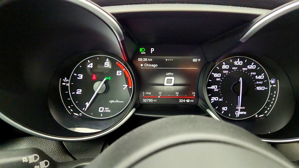 Used 2018 Alfa Romeo Giulia Ti w/ Quick Order Package 22X Lusso AWD/4WD image 15