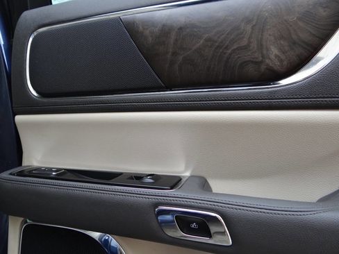 Used 2017 Lincoln Continental Reserve image 24