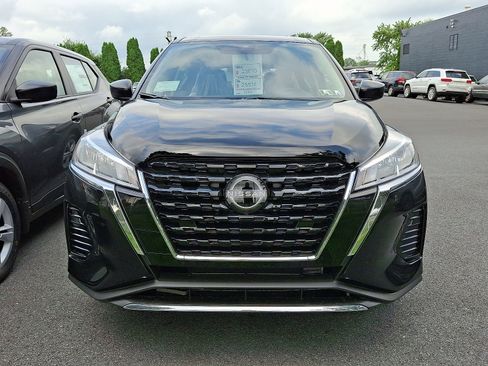 New 2025 Nissan Kicks Play S image 2