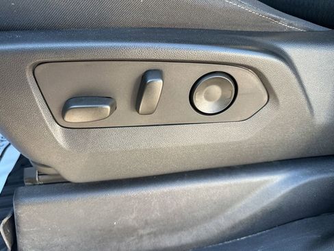 Used 2022 Chevrolet Silverado 1500 LT w/ Z71 Off-Road Package image 16