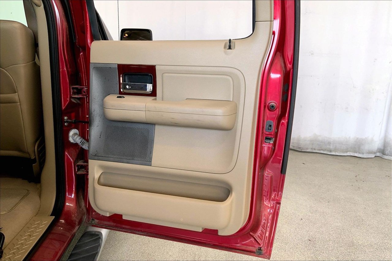 Used 2007 Ford F150 Lariat RWD image 23